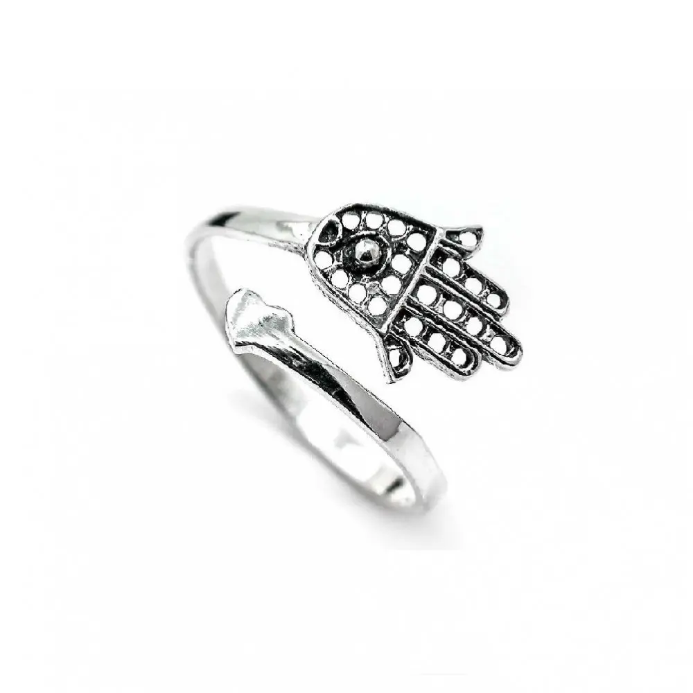 Anillo de plata ajustable con mano de fatima y corazón